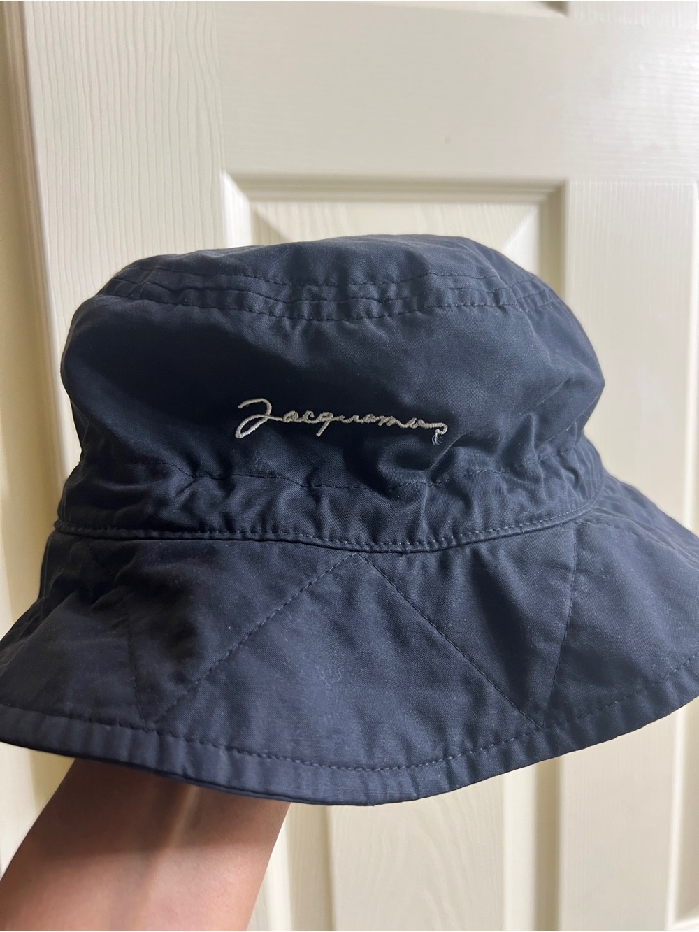 Jacquemus bucket hat